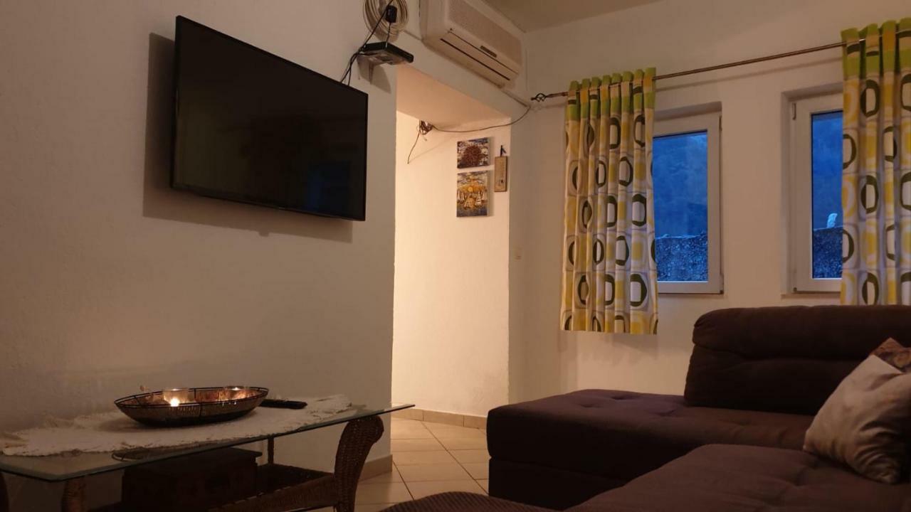 Apartman Biserka Pitve Luaran gambar